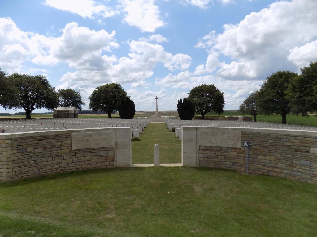 Grove Town Cemetery, Meaulte