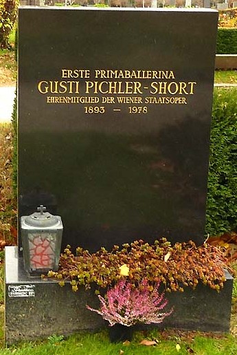 Gusti Pichler Gravestone