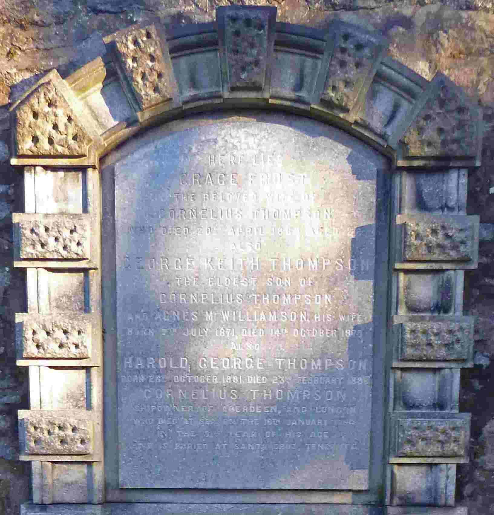 Headstone of the grave of Grace Frost Thompson George Keith Thompson and Harold George Thompson