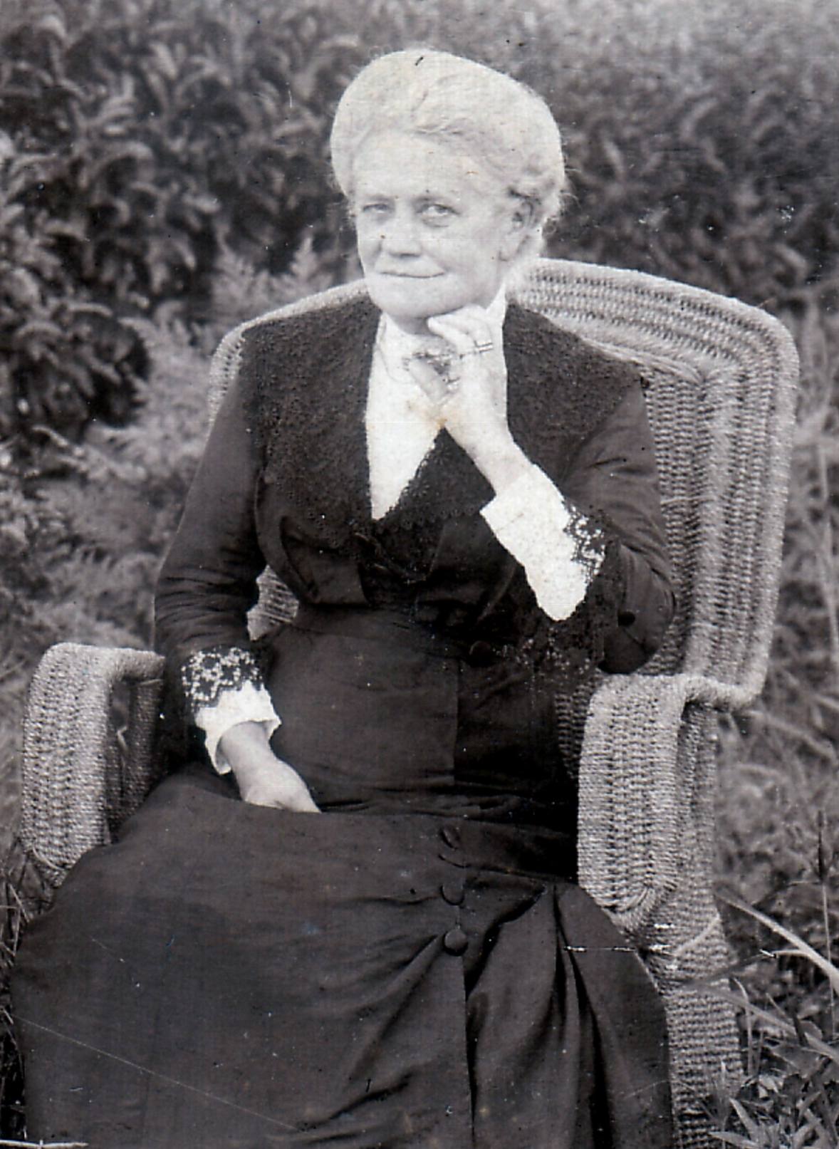 Elizabeth (Wood) Christian