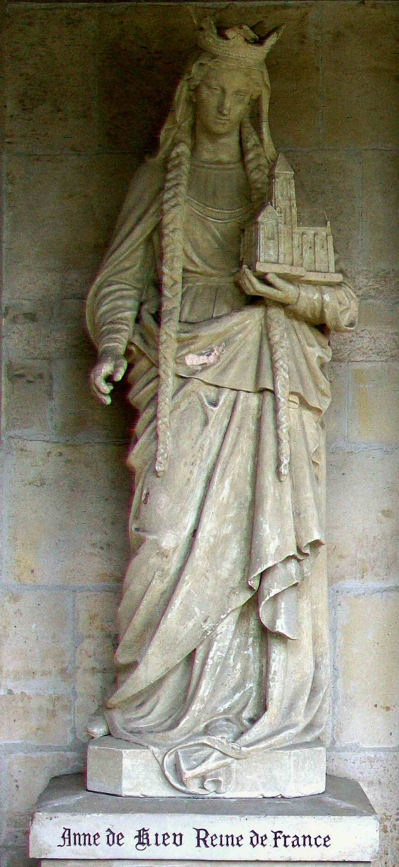 Statue of Anne of Kiev at Senlis